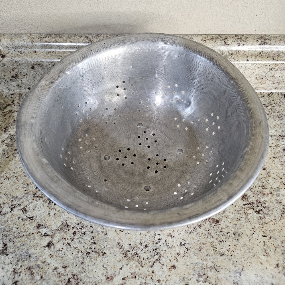 "Vintage" Stainless Steel Colander - Picture 4 of 13